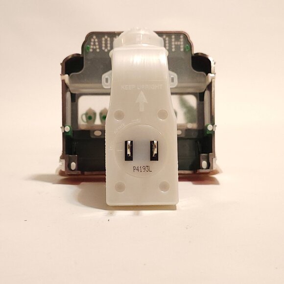 Bath & Body Works Wallflowers Plug In Christmas Cocoa Stand Light Up Nightlight - Picture 5 of 6